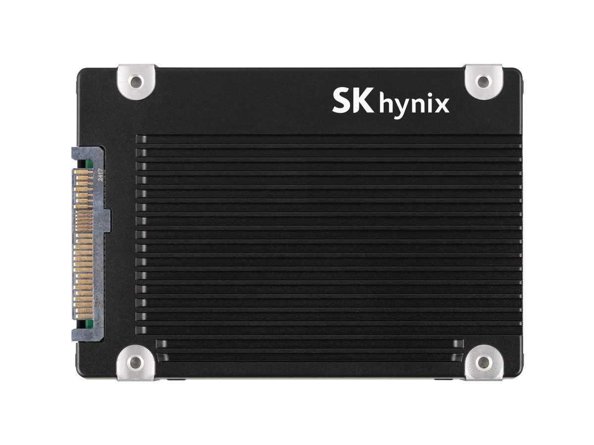SK海力士开发出适用于AI数据中心的高容量固态硬盘‘PS1012 U.2’(图1)