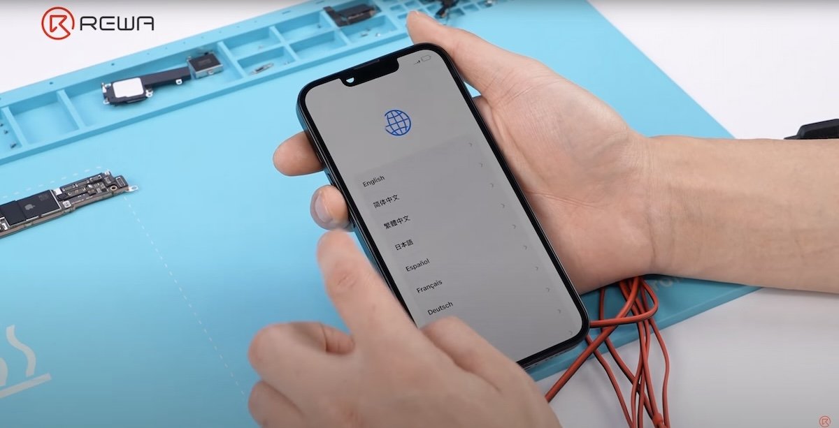拆解苹果iPhone 16e,入门机王者还是智商税?(图10) 拆解苹果iPhone 16e,入门机王者还是智商税?(图10)
