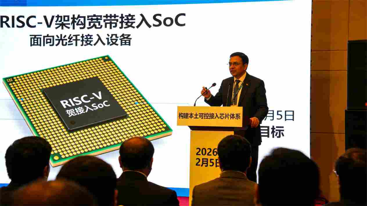 AI 拉爆带宽之后，通信行业的战场，居然换了？
