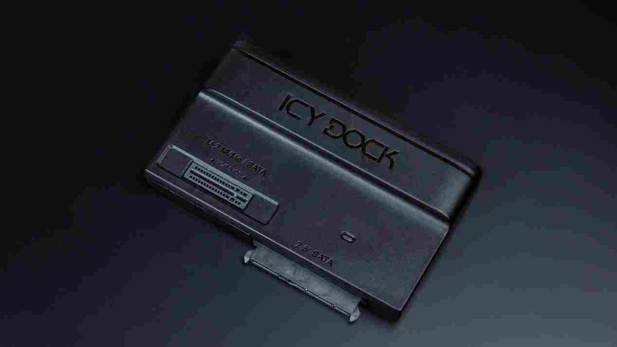 移动办公党直接封神!ICY DOCK MB104U-1SMB R1:揣进口袋的双接口存储转接利器(图1) wKgZO2nGKS2AM18zAA1v6NOoqZ0093.png