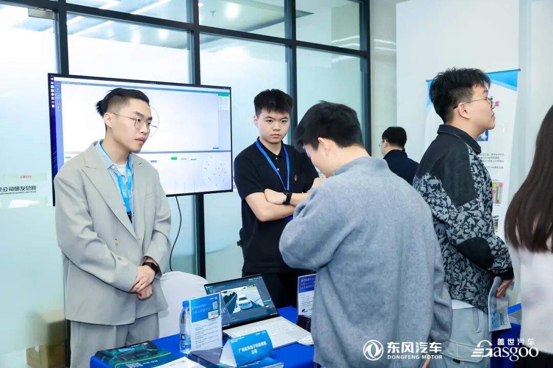 走进东风 | 康谋展出aiSim与CoppeliaSim，加速智能驾驶与机器人研